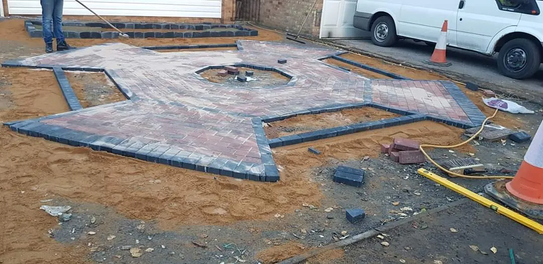 Block paving star feature laid before the gravel goes down