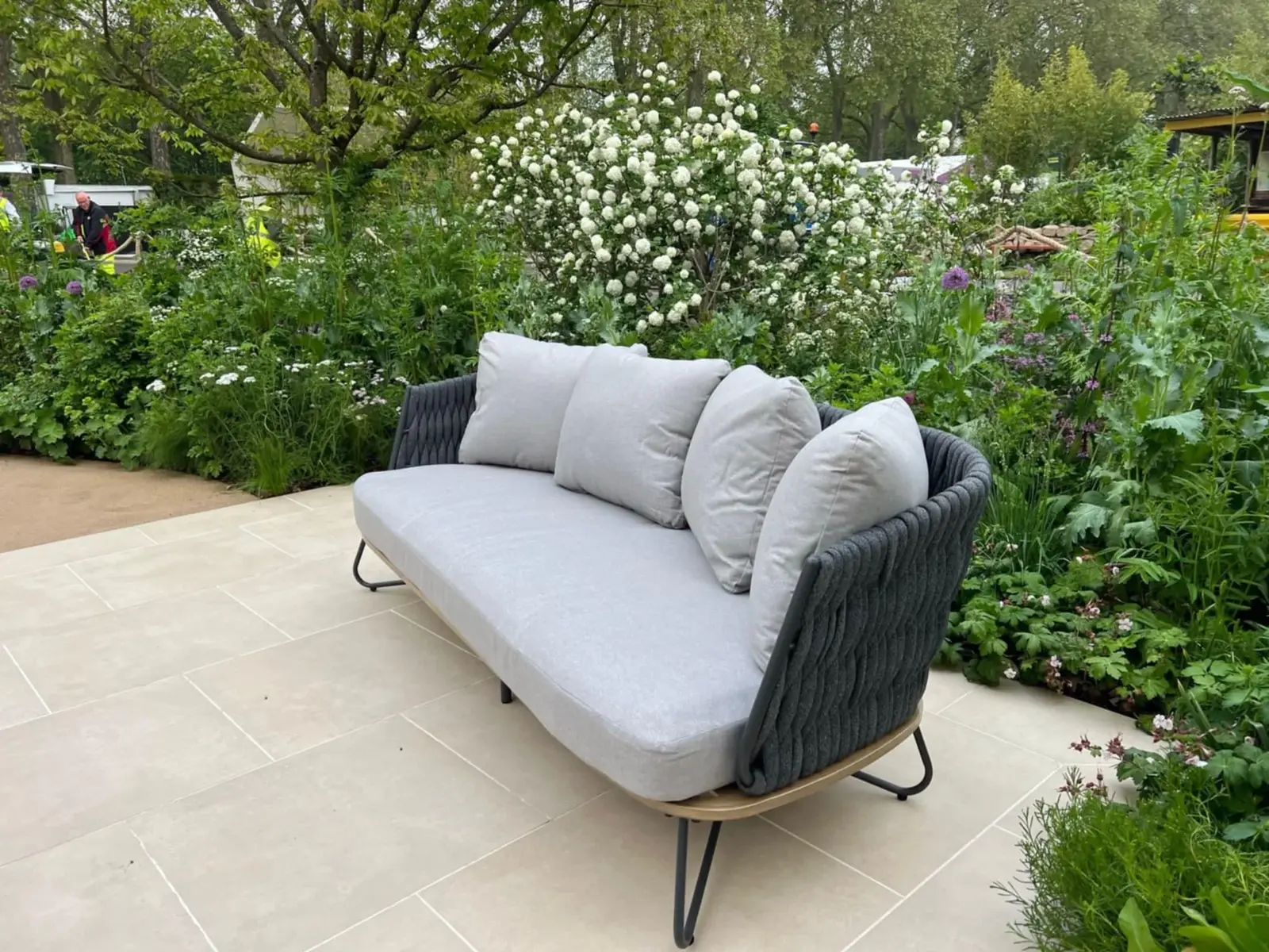 Porcelain patio and planting, Nottinghamshire